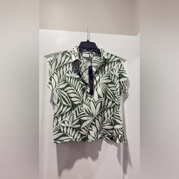 Nicole Miller Tops - Nicole Miller Green Leaf Print Button Down Shirt